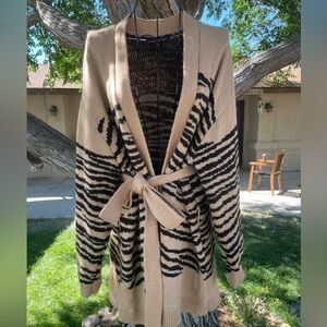 Lane Bryant 18/20 animal print wrap sweater in GUC.